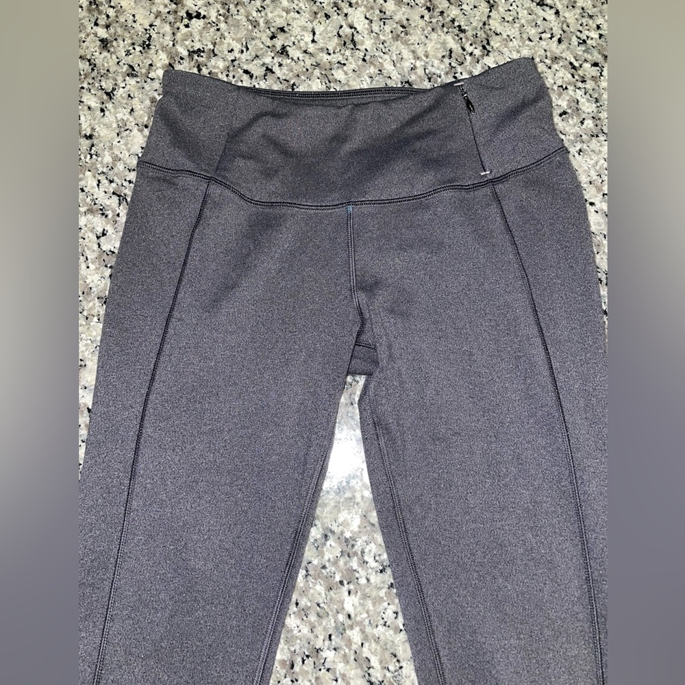 Calia by Carrie Underwood grey full length leggings.  Size small.